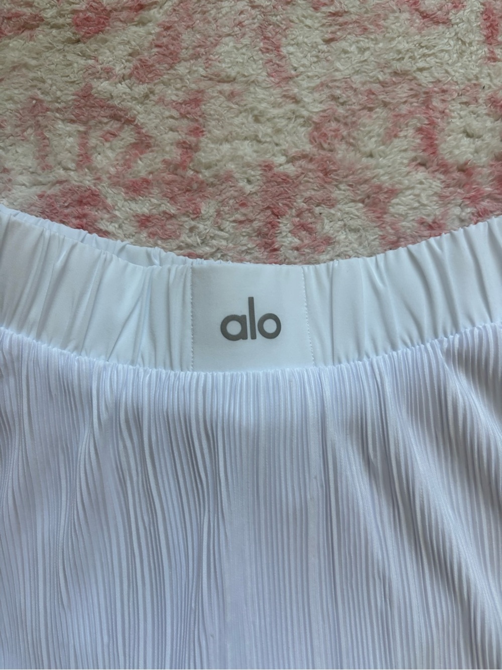 ALO Yoga White Micro Plisse skirt - Picture 2 of 6
